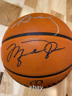 Michael Jordan & Kobe Bryant Signé À La Main Autographié Nba Basketball Avec Coa