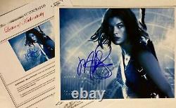 Milla Jovovich Résident Mal Autographié 10 X 8 Signé À La Main Photo Coa