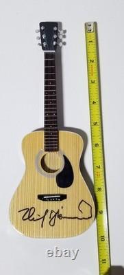 Neil Diamond VÉRITABLE guitare mini SIGNÉE à la main JSA COA Autographié Sweet Caroline