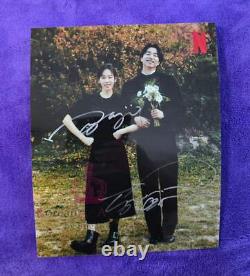 Netflix Le Tronc Autographes Signés à la Main par Gong Yoo Seo Hyun Jin 10 pouces
