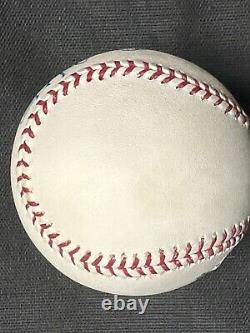Orrin Hatch a signé à la main une balle de baseball autographiée de la MLB certifiée PSA/DNA, très rare.