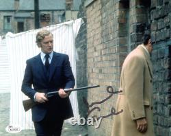 PHOTO EN COULEUR 8x10 SIGNÉE À LA MAIN PAR MICHAEL CAINE GET CARTER AVEC RIFLE JSA