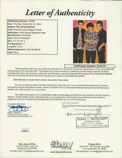 Page de magazine des Jonas Brothers réellement signée à la main n°1 JSA LOA Autographiée par les 3