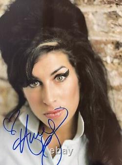 Photo 8x10 signée à la main d'Amy Winehouse avec certificat d'authenticité hologramme