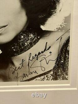 Photo d'autographe de Barbara Streisand signée à la main de 8x10 encadrée rare de collection Vintage