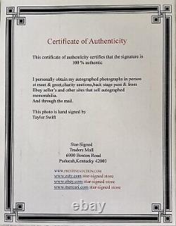 Photo dédicacée à la main de Taylor Swift avec un certificat d'authenticité en parfait état