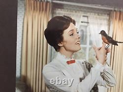 Photo signée de Julie Andrews magnifique - tenant Robin - Certificat d'authenticité de Mary Poppins