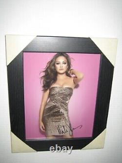 Photographie signée à la main de Mila Kunis (8x10) encadrée + CoA