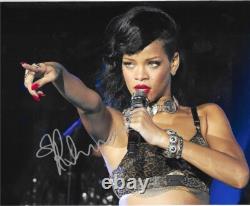 RARE Affiche Signée à la Main par Rihanna (Autographes) - Objet de Collection d'Icône Musicale ! Avec Certificat d'Authenticité