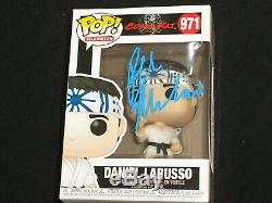 Ralph Macchio Signé Cobra Kai Funko Pop Figure Daniel Larusso Autograph Dans La Main