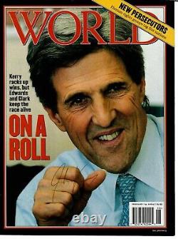 Secrétaire d'État John Kerry a signé à la main le magazine World avec un certificat d'authenticité de JG Autographs.