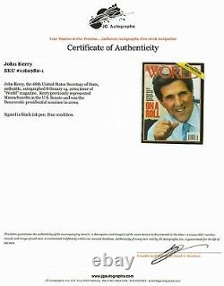 Secrétaire d'État John Kerry a signé à la main le magazine World avec un certificat d'authenticité de JG Autographs.