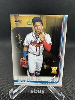 Série Topps 2019 1 Ronald Acuna Jr Hand Sign Variation Sp Rookie Cup Braves #1