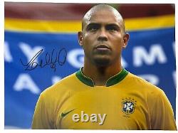 Signé à la main par Ronaldo Nazario, légende brésilienne, photo HD 16X12 (A3) + COA