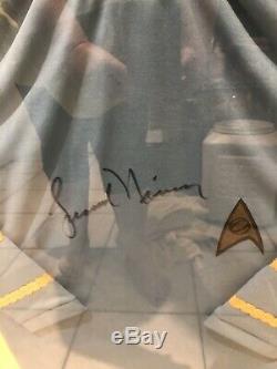 Star Trek Leonard Nimoy Signée À La Main Jersey- Professionnellement Framed- Jsa Coa