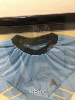 Star Trek Leonard Nimoy Signée À La Main Jersey- Professionnellement Framed- Jsa Coa