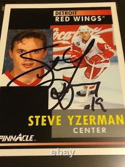 Steve Yzerman Main D'intage Signé Sur Card 1991 Pinnacle Sgc Certifié Rare De Coa