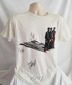 T-shirt de tournée Black Holes de MUSE, signé à la main par le groupe, JSA LOA, autographié par les 3 membres