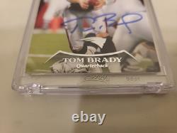 TOM BRADY 2010 Topps Prime #130 (AUTOGRAPHE MANUEL) Avec COA (Red Carpet Authentics)