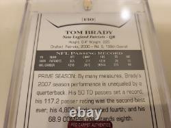 TOM BRADY 2010 Topps Prime #130 (AUTOGRAPHE MANUEL) Avec COA (Red Carpet Authentics)