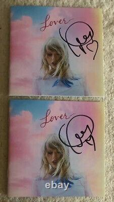 Taylor Swift Autographied Hand Signed Lover Booklet + Me! CD Simple Beckett Cert