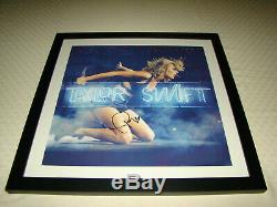 Taylor Swift Signée À La Main 1989 Encadrée Gravure Rouge 22x22 Musique Photo Autograph