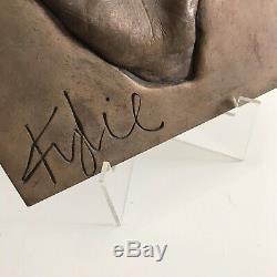 Très Rare Minogue Kylie Bronze Lifecast Hand Print + Autograph, 1 Produit Seulement