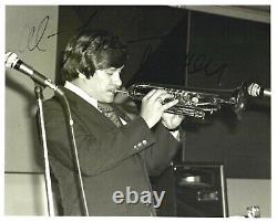 Trompettiste de jazz Warren Vaché Jr Photo en noir et blanc 8X10 signée à la main avec certificat d'authenticité de JG Autographs