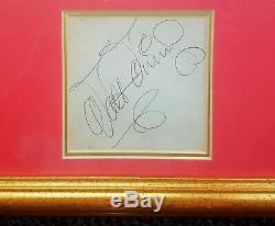 Walt Disney Encadrée Autographe Main Signé Avec Photo Avec Mickey Mouse